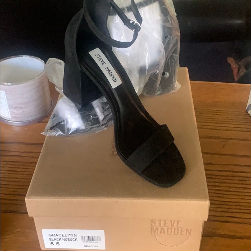Brand new in box NEVER WORN Steve Madden heels